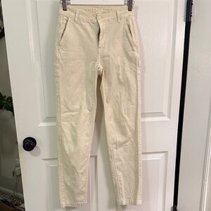American Eagle Light Tan Cargo Stretch Pants